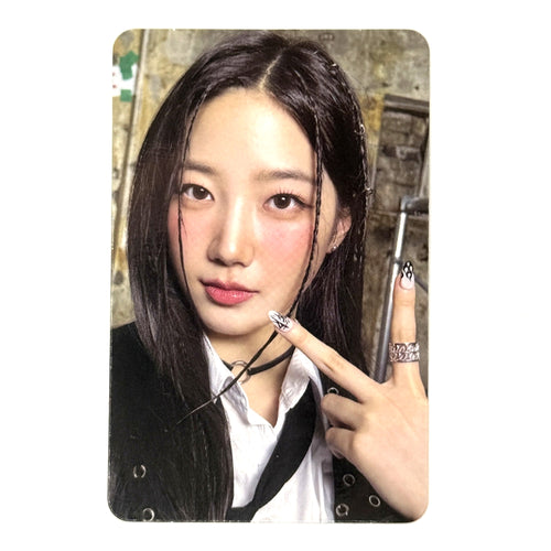 lesserafim-kazuha-photocard