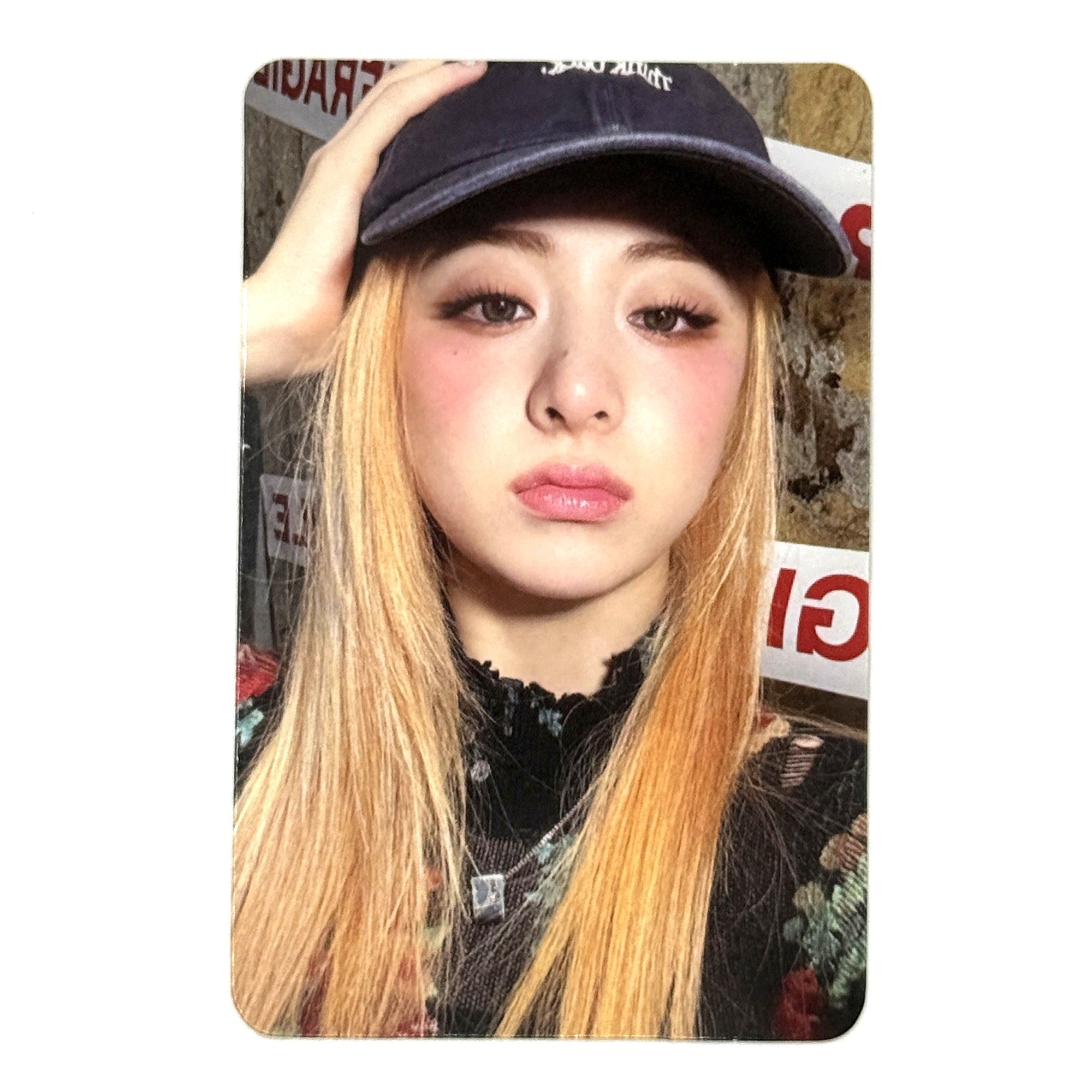 lesserafim-yunjin-photocard